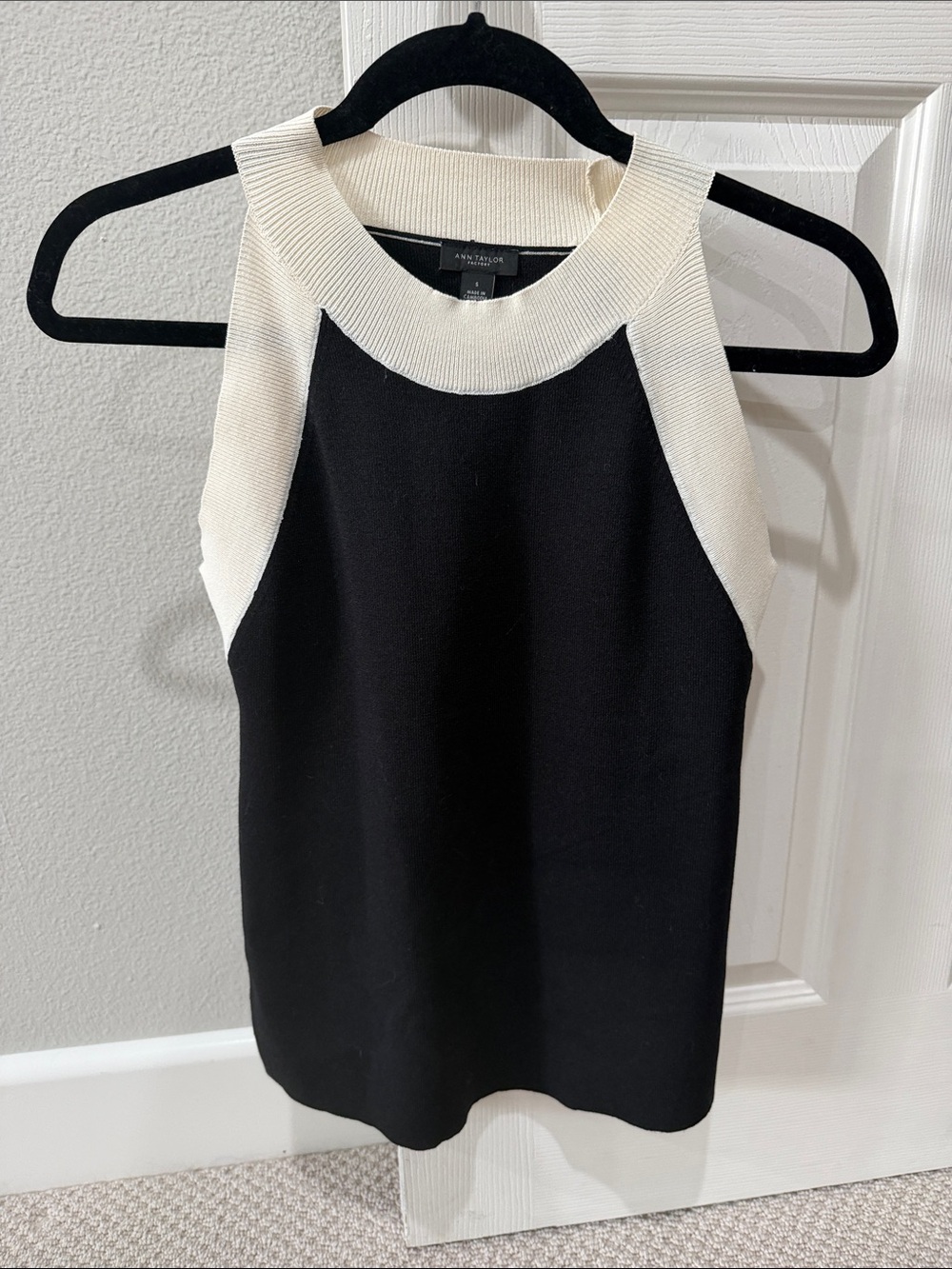 Ann Taylor Black and White Contrast Ribbed Neck Tank